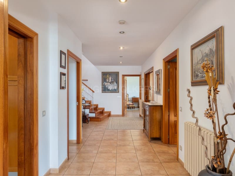 5 bedroom Villa for sale in Mont-ras with pool garage - € 1,500,000 (Ref: 9831211)