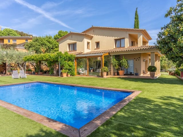 5 soveværelse Villa til salg i Mont-ras med swimmingpool garage - € 1.500.000 (Ref: 9831211)