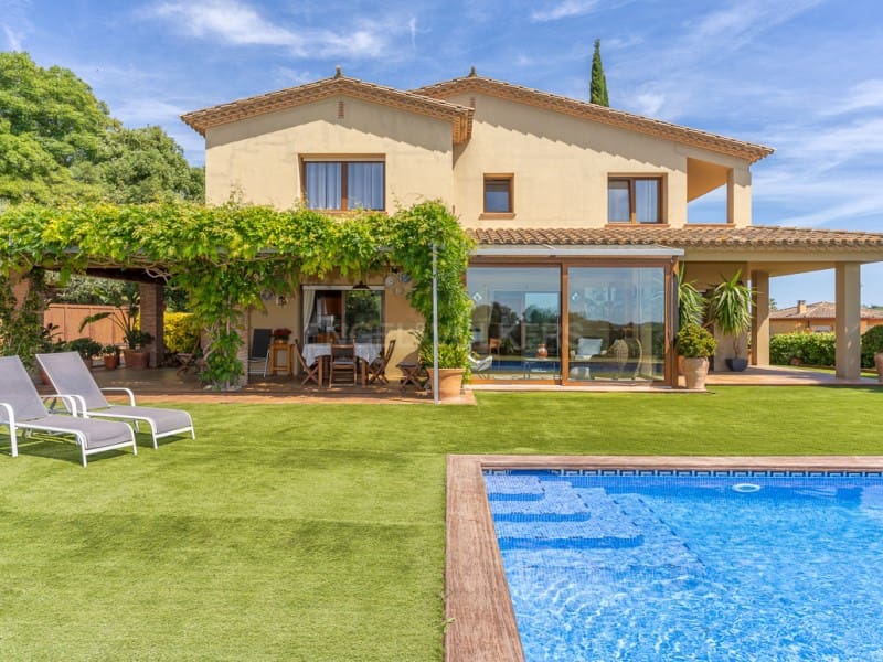 5 bedroom Villa for sale in Mont-ras with pool garage - € 1,500,000 (Ref: 9831211)
