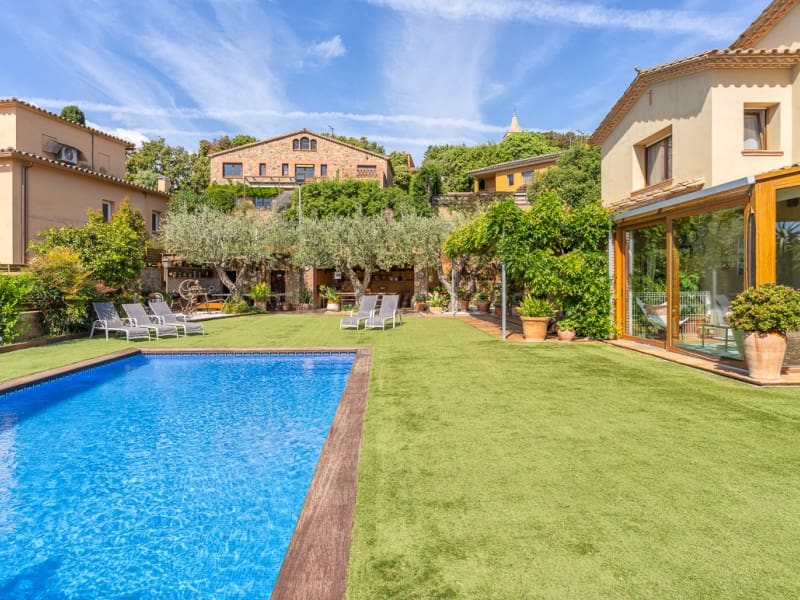 5 bedroom Villa for sale in Mont-ras with pool garage - € 1,500,000 (Ref: 9831211)