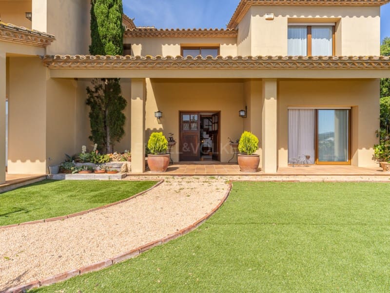 5 bedroom Villa for sale in Mont-ras with pool garage - € 1,500,000 (Ref: 9831211)