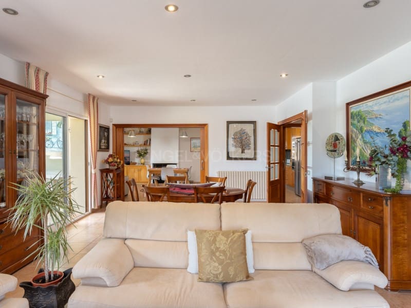 5 bedroom Villa for sale in Mont-ras with pool garage - € 1,500,000 (Ref: 9831211)