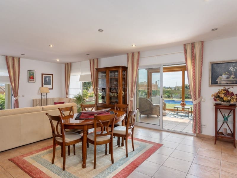 5 bedroom Villa for sale in Mont-ras with pool garage - € 1,500,000 (Ref: 9831211)