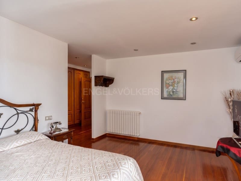 5 bedroom Villa for sale in Mont-ras with pool garage - € 1,500,000 (Ref: 9831211)