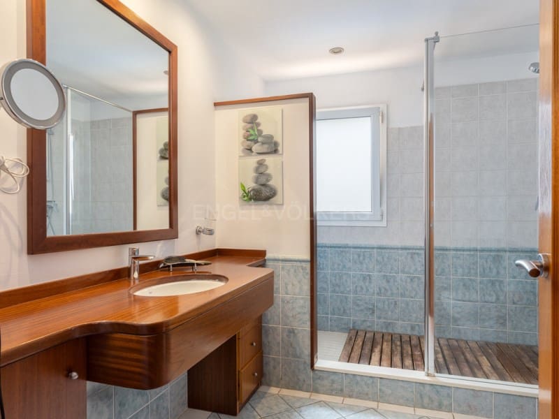 5 bedroom Villa for sale in Mont-ras with pool garage - € 1,500,000 (Ref: 9831211)