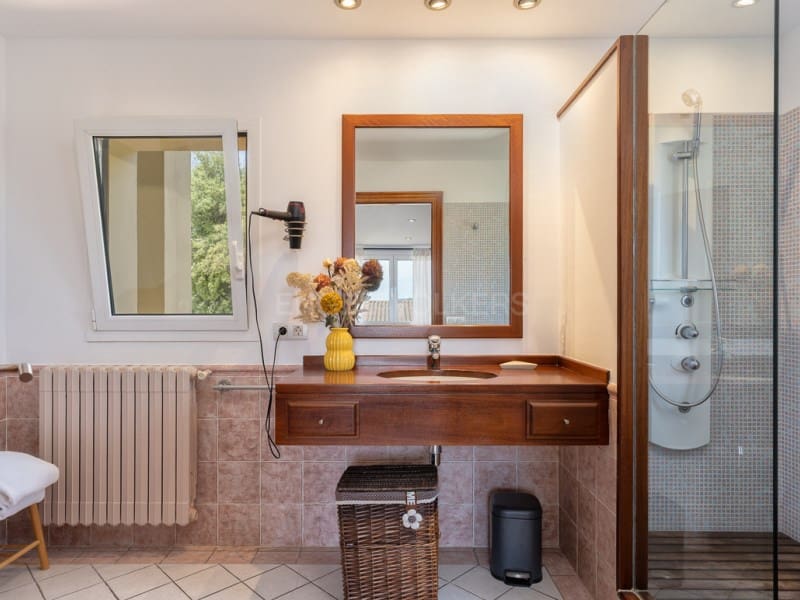 5 bedroom Villa for sale in Mont-ras with pool garage - € 1,500,000 (Ref: 9831211)