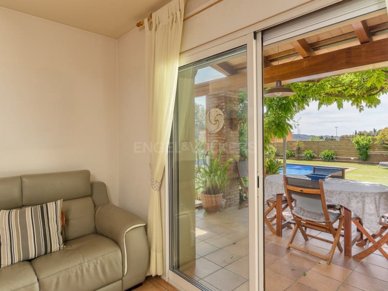 5 bedroom Villa for sale in Mont-ras with pool garage - € 1,500,000 (Ref: 9831211)