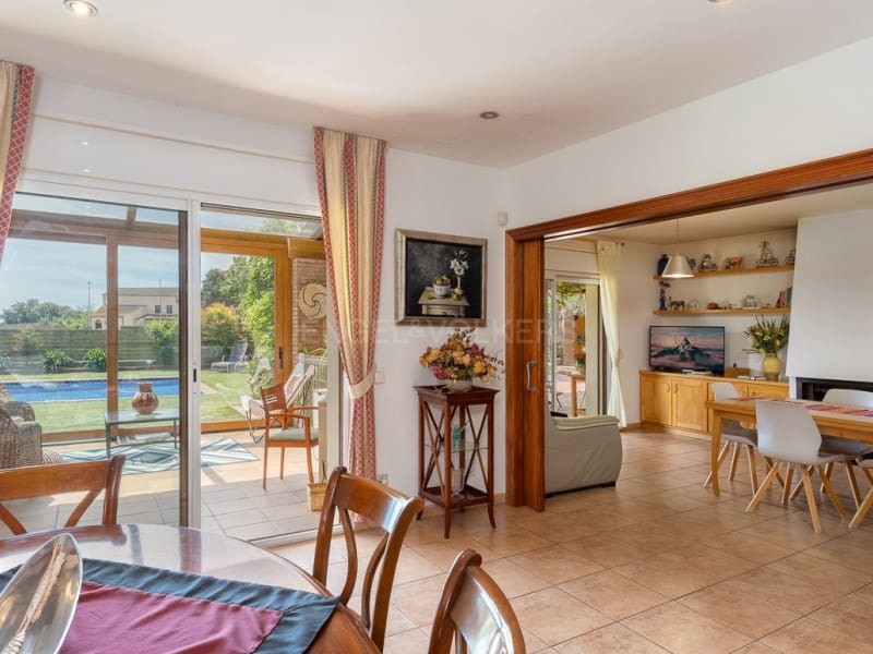 5 bedroom Villa for sale in Mont-ras with pool garage - € 1,500,000 (Ref: 9831211)