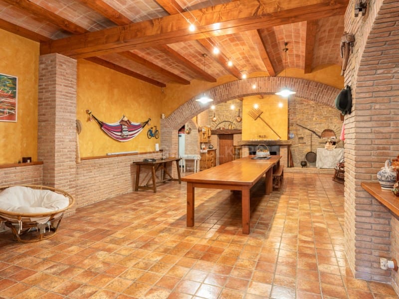 5 bedroom Villa for sale in Mont-ras with pool garage - € 1,500,000 (Ref: 9831211)