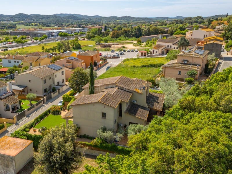 5 bedroom Villa for sale in Mont-ras with pool garage - € 1,500,000 (Ref: 9831211)