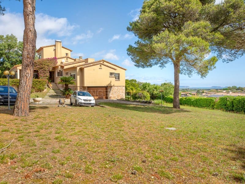 6 bedroom Villa for sale in Pals with garage - € 1,750,000 (Ref: 9831212)