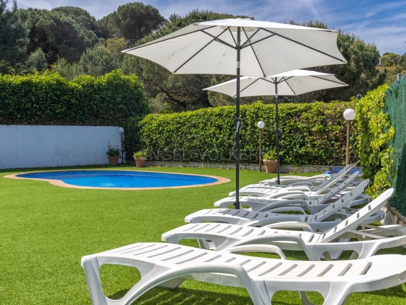 8 bedroom Villa for sale in Lloret de Mar with pool garage - € 495,000 (Ref: 9833696)