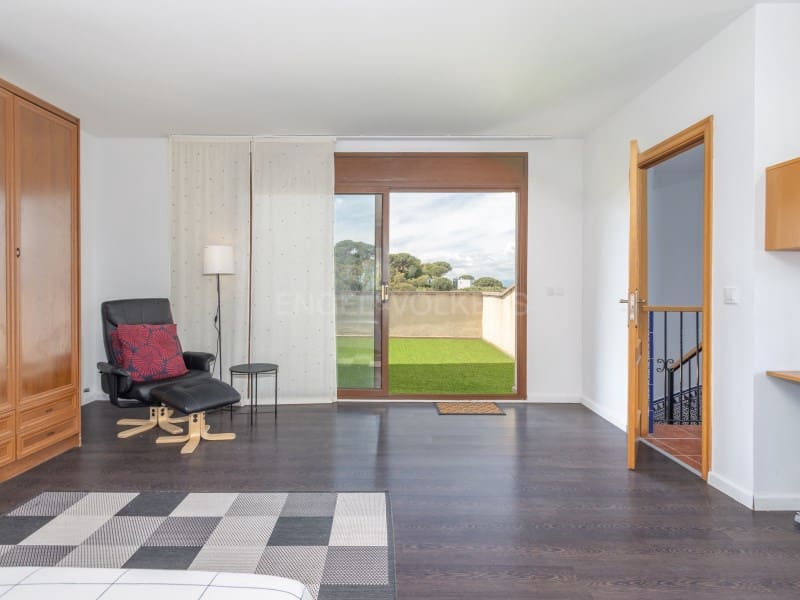 8 bedroom Villa for sale in Lloret de Mar with pool garage - € 495,000 (Ref: 9833696)