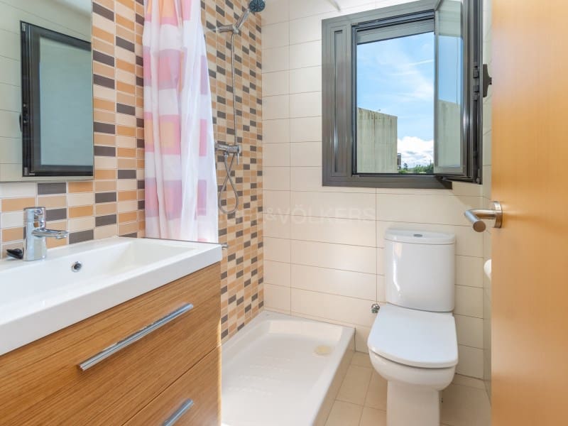 3 bedroom Flat for sale in Sils - € 225,000 (Ref: 9839286)