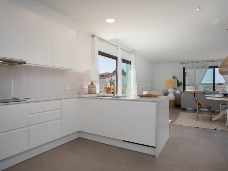 3 bedroom Villa for sale in L'Estartit with pool garage - € 585,000 (Ref: 9845322)