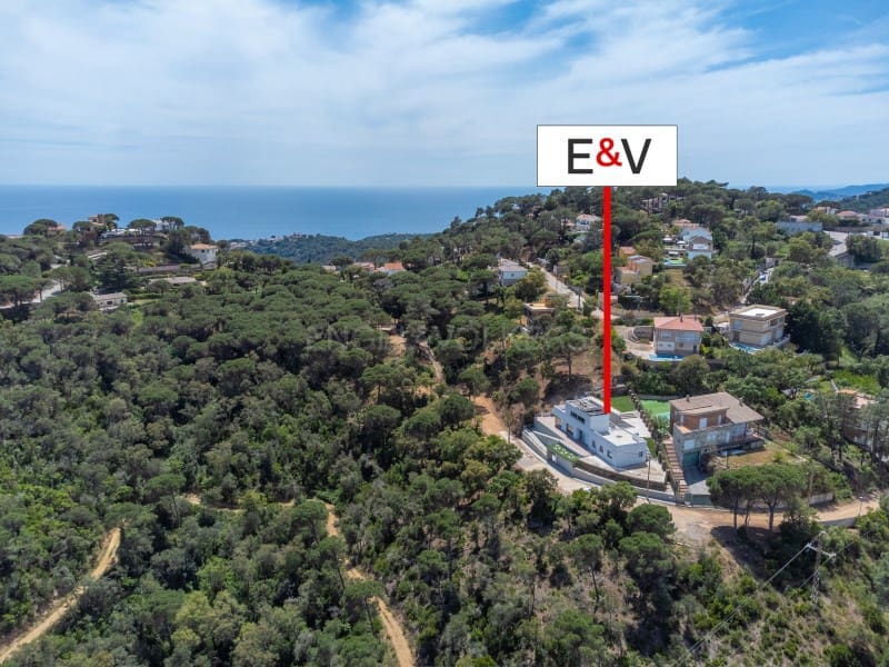4 soveværelse Villa til salg i Lloret de Mar med garage - € 775.000 (Ref: 9845323)