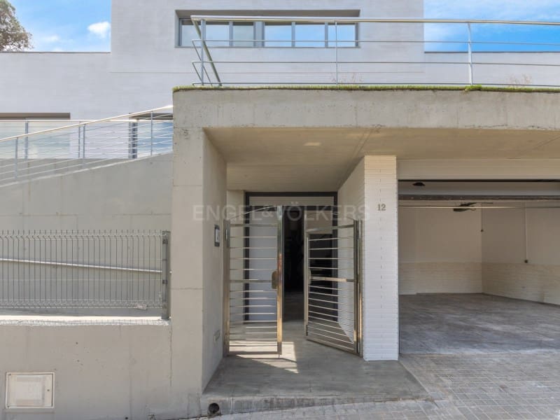 4 soveværelse Villa til salg i Lloret de Mar med garage - € 775.000 (Ref: 9845323)