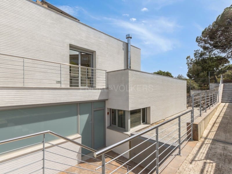 4 soveværelse Villa til salg i Lloret de Mar med garage - € 775.000 (Ref: 9845323)