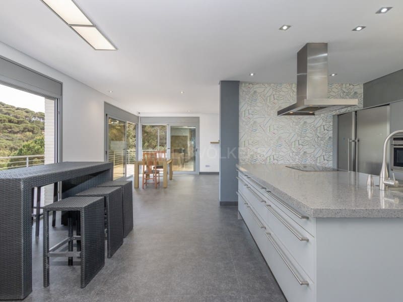 4 soveværelse Villa til salg i Lloret de Mar med garage - € 775.000 (Ref: 9845323)