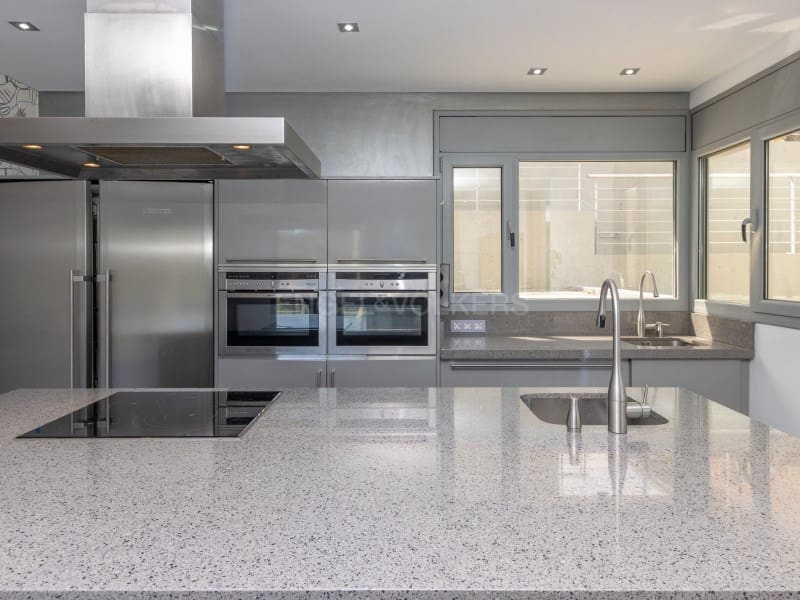 4 soveværelse Villa til salg i Lloret de Mar med garage - € 775.000 (Ref: 9845323)