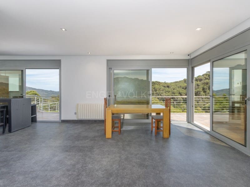 4 soveværelse Villa til salg i Lloret de Mar med garage - € 775.000 (Ref: 9845323)