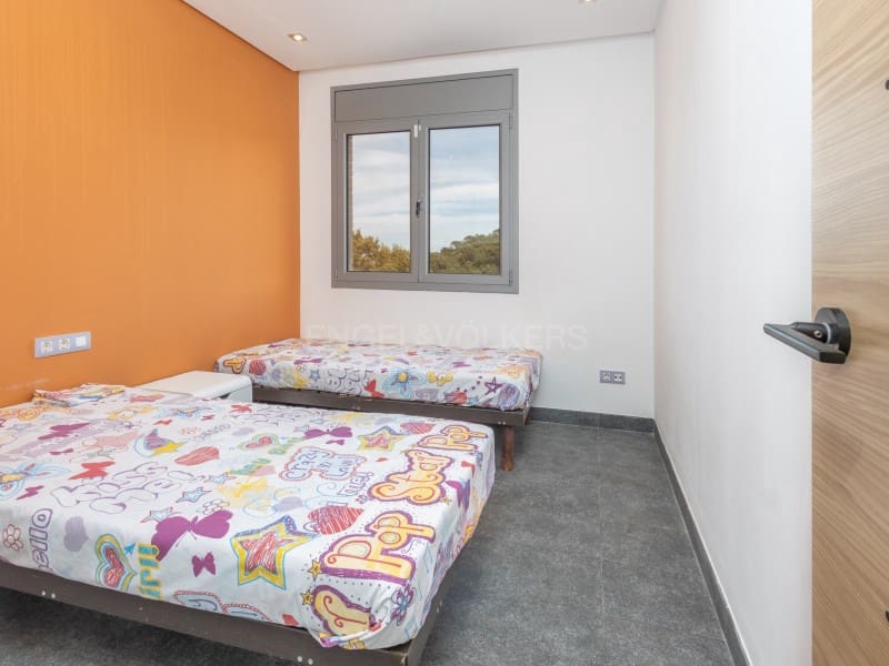 4 soveværelse Villa til salg i Lloret de Mar med garage - € 775.000 (Ref: 9845323)
