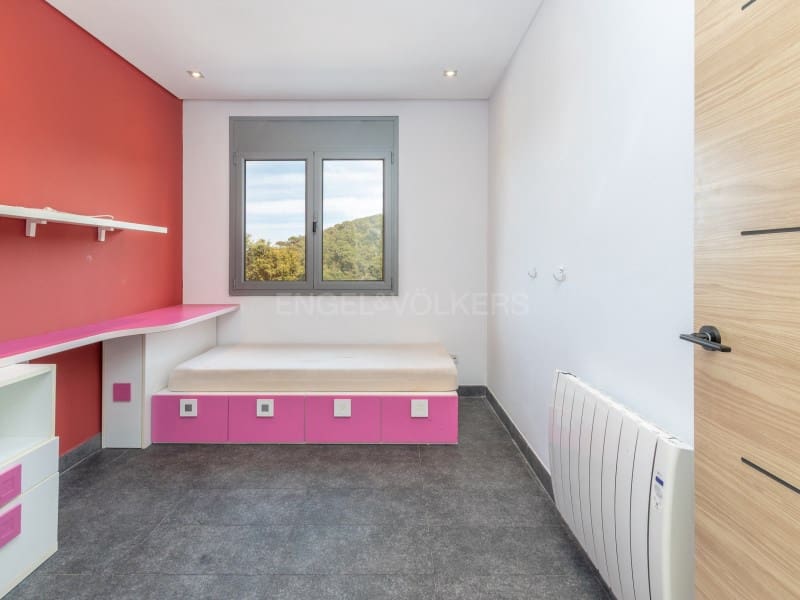 4 soveværelse Villa til salg i Lloret de Mar med garage - € 775.000 (Ref: 9845323)