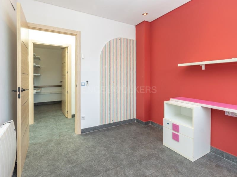 4 soveværelse Villa til salg i Lloret de Mar med garage - € 775.000 (Ref: 9845323)