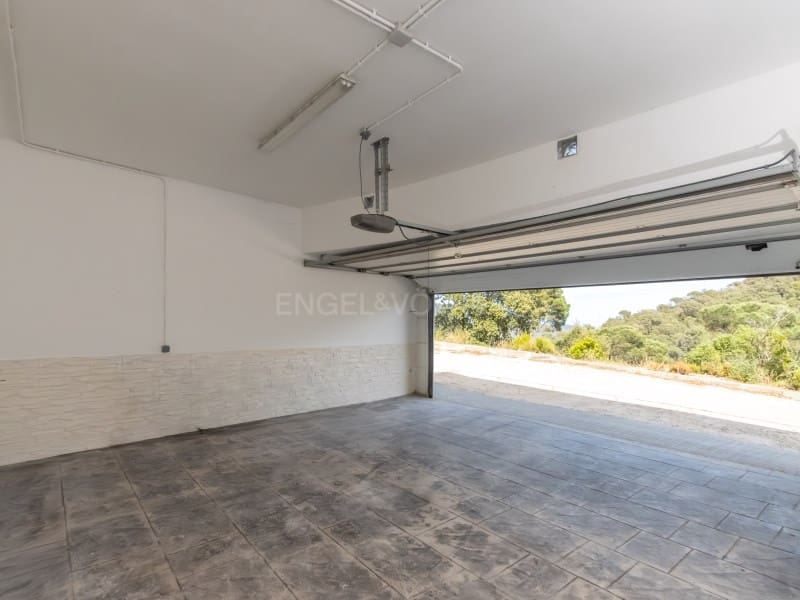 4 soveværelse Villa til salg i Lloret de Mar med garage - € 775.000 (Ref: 9845323)