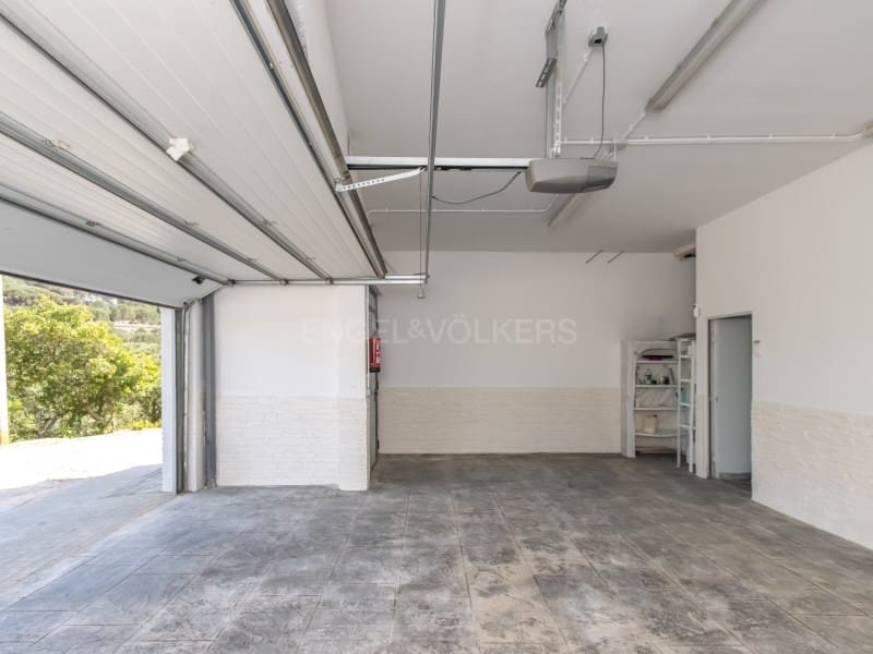 4 soveværelse Villa til salg i Lloret de Mar med garage - € 775.000 (Ref: 9845323)
