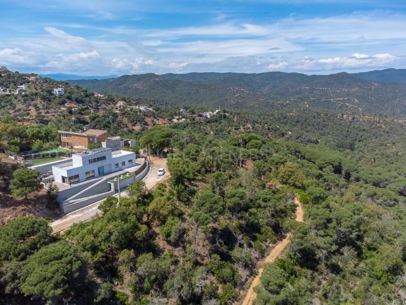 4 soveværelse Villa til salg i Lloret de Mar med garage - € 775.000 (Ref: 9845323)
