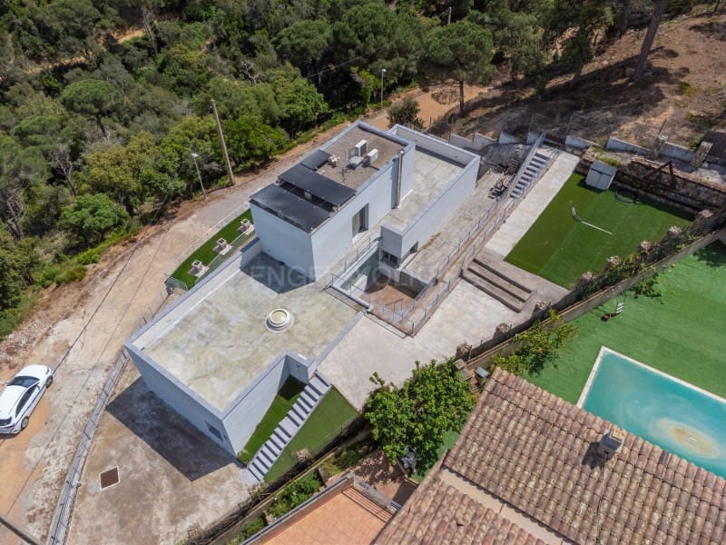4 soveværelse Villa til salg i Lloret de Mar med garage - € 775.000 (Ref: 9845323)