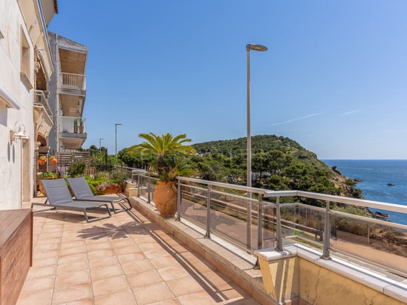 3 bedroom Apartment for sale in Palamos with garage - € 695,000 (Ref: 9861749)