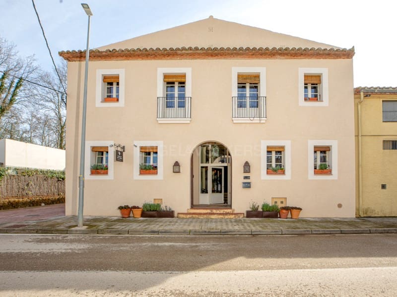 8 bedroom Finca/Country House for sale in Torroella de Fluvia with pool - € 1,495,000 (Ref: 9869962)