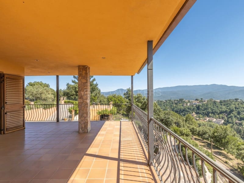 5 bedroom Villa for sale in Riells i Viabrea with pool garage - € 480,000 (Ref: 9875971)