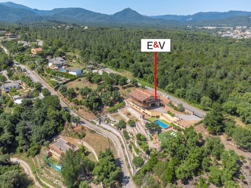 5 bedroom Villa for sale in Riells i Viabrea with pool garage - € 480,000 (Ref: 9875971)