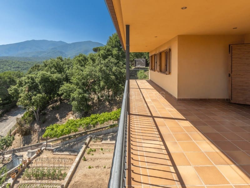 5 bedroom Villa for sale in Riells i Viabrea with pool garage - € 480,000 (Ref: 9875971)