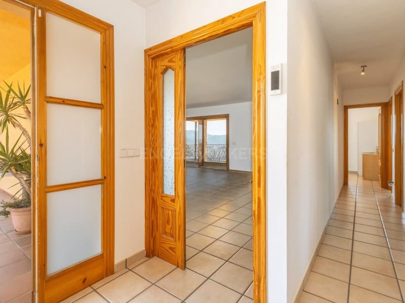 5 bedroom Villa for sale in Riells i Viabrea with pool garage - € 480,000 (Ref: 9875971)