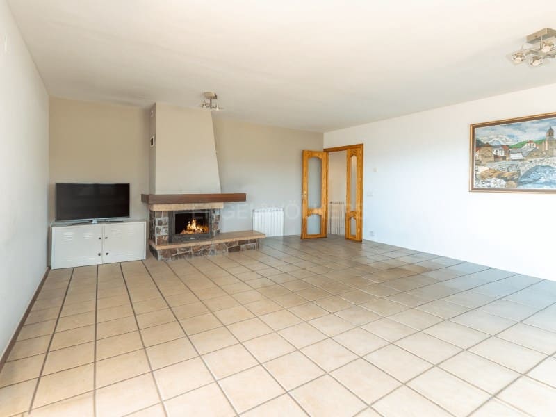 5 bedroom Villa for sale in Riells i Viabrea with pool garage - € 480,000 (Ref: 9875971)