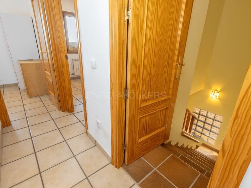 5 bedroom Villa for sale in Riells i Viabrea with pool garage - € 480,000 (Ref: 9875971)
