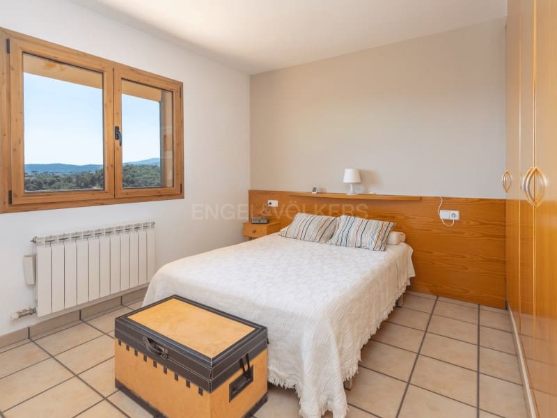 5 bedroom Villa for sale in Riells i Viabrea with pool garage - € 480,000 (Ref: 9875971)