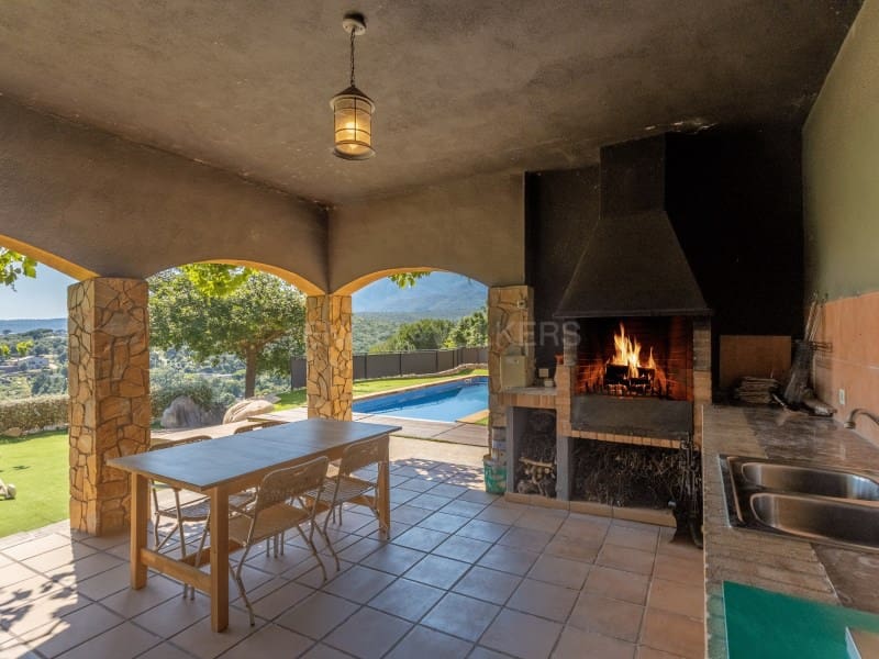 5 bedroom Villa for sale in Riells i Viabrea with pool garage - € 480,000 (Ref: 9875971)