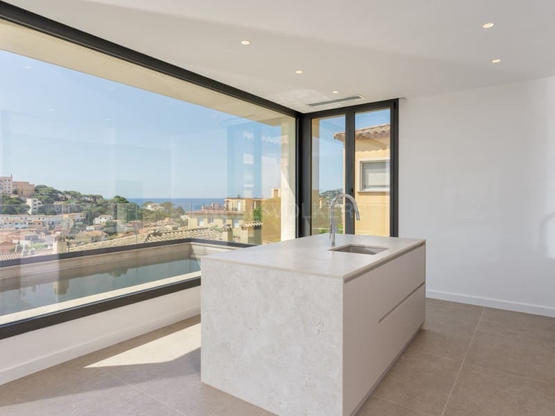 4 Zimmer Villa zu verkaufen in Sant Feliu de Guixols mit Pool Garage - 1.300.000 € (Ref: 9900418)