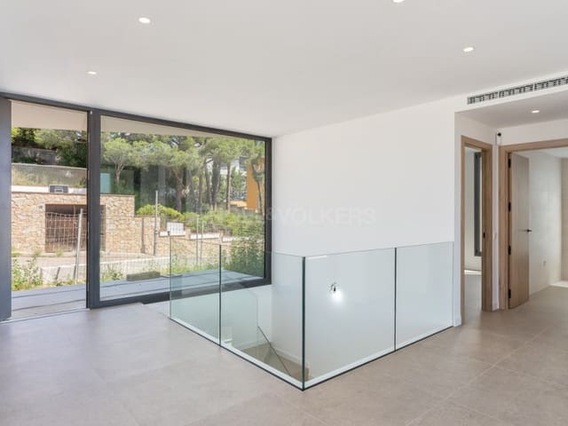 4 Zimmer Villa zu verkaufen in Sant Feliu de Guíxols mit Pool Garage - 1.300.000 € (Ref: 9900418)