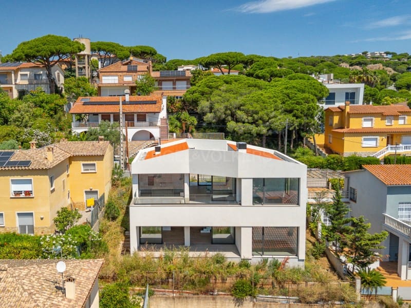 4 Zimmer Villa zu verkaufen in Sant Feliu de Guixols mit Pool Garage - 1.300.000 € (Ref: 9900418)