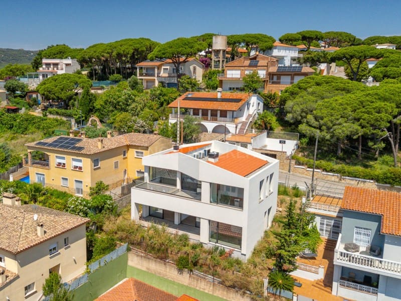 4 Zimmer Villa zu verkaufen in Sant Feliu de Guixols mit Pool Garage - 1.300.000 € (Ref: 9900418)