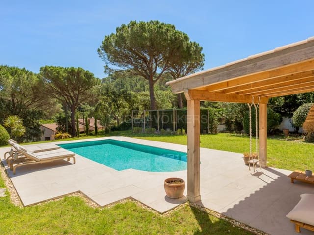 4 quarto Moradia para venda em Santa Cristina d'Aro com piscina garagem - 1 250 000 € (Ref: 9906935)