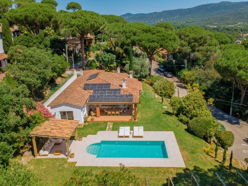 4 quarto Moradia para venda em Santa Cristina d'Aro com piscina garagem - 1 250 000 € (Ref: 9906935)