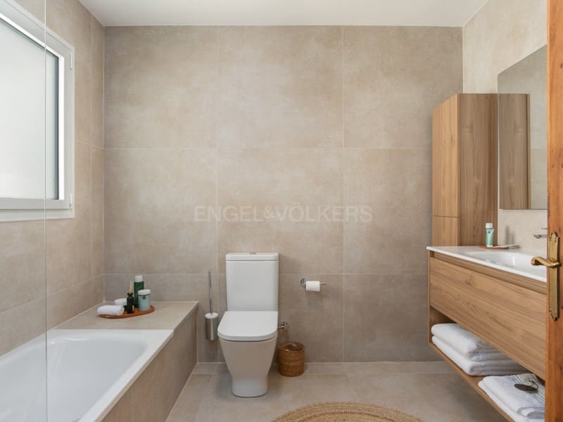 4 quarto Moradia para venda em Santa Cristina d'Aro com piscina garagem - 1 250 000 € (Ref: 9906935)