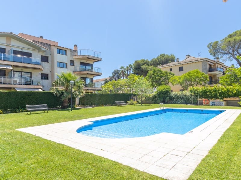 3 slaapkamer Appartement te koop in Platja d'Aro met zwembad garage - € 465.000 (Ref: 9910526)